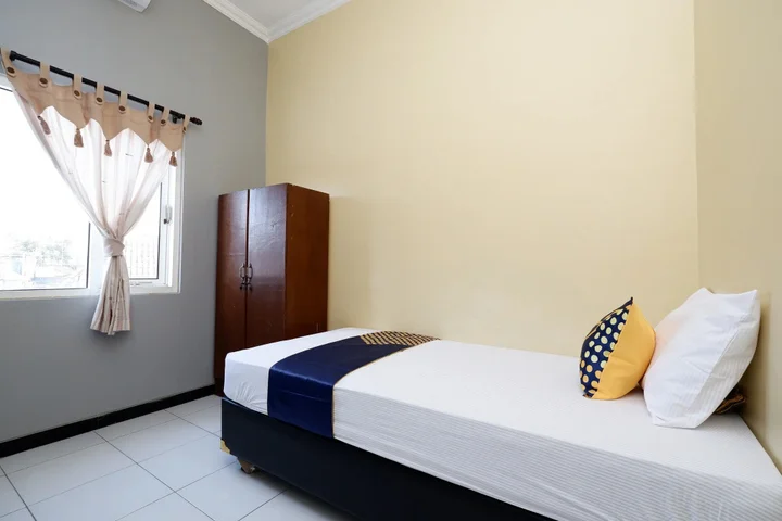 Суракарта: SUPER OYO 2209 Solo Point Guest House Syariah