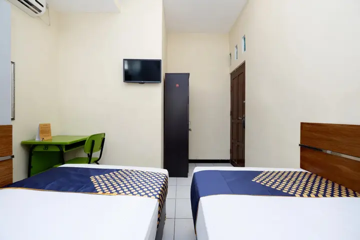 Суракарта: SUPER OYO 2209 Solo Point Guest House Syariah