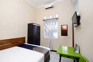 Суракарта: SUPER OYO 2209 Solo Point Guest House Syariah
