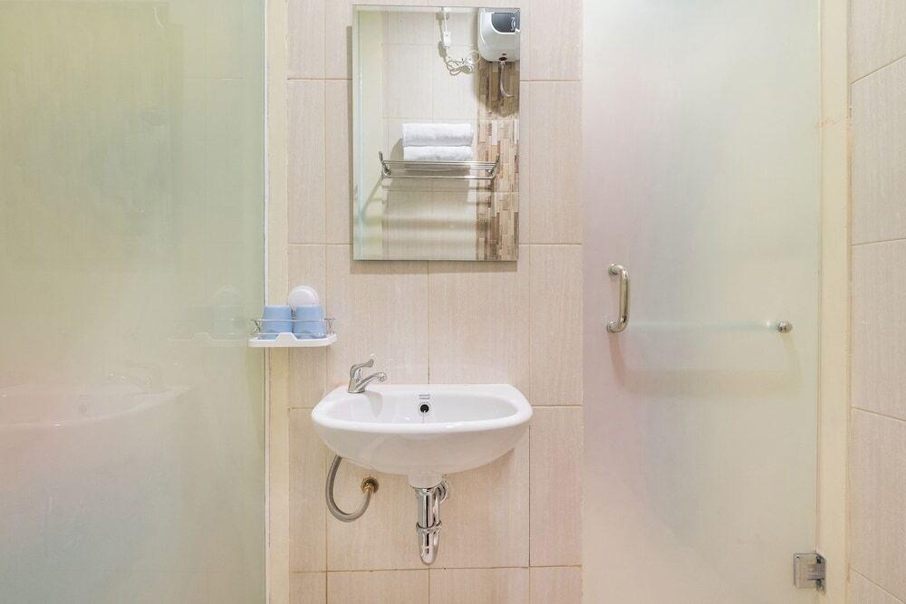 Депок: OYO 2457 Grha Ivana