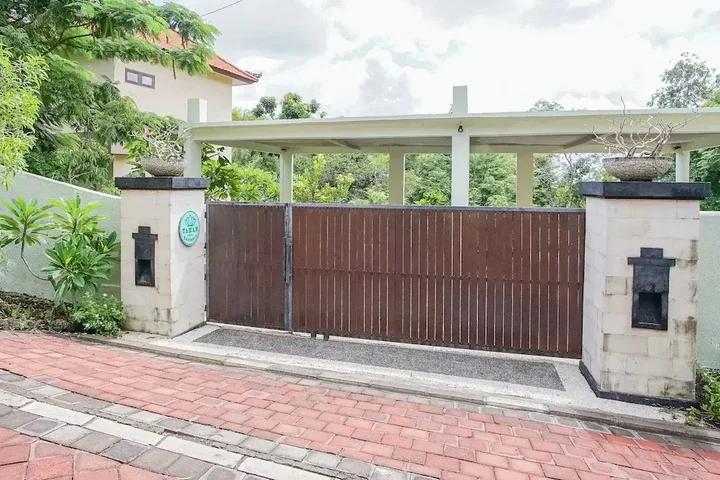 Беноа: Taman Bahagia Bali