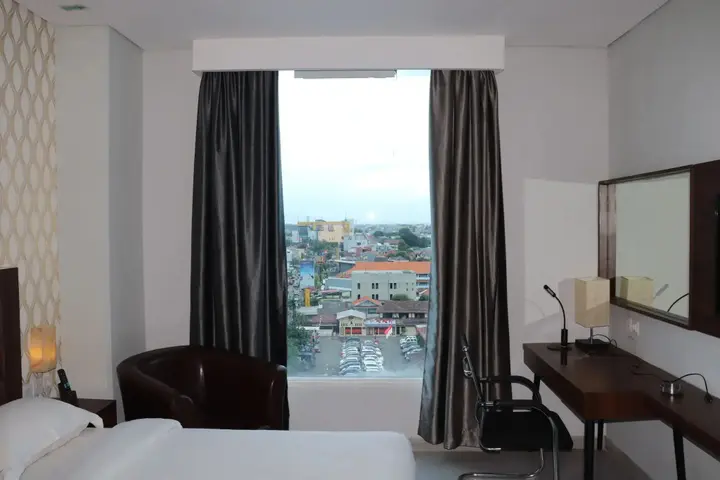 Тангеранг: Pakons Prime Hotel