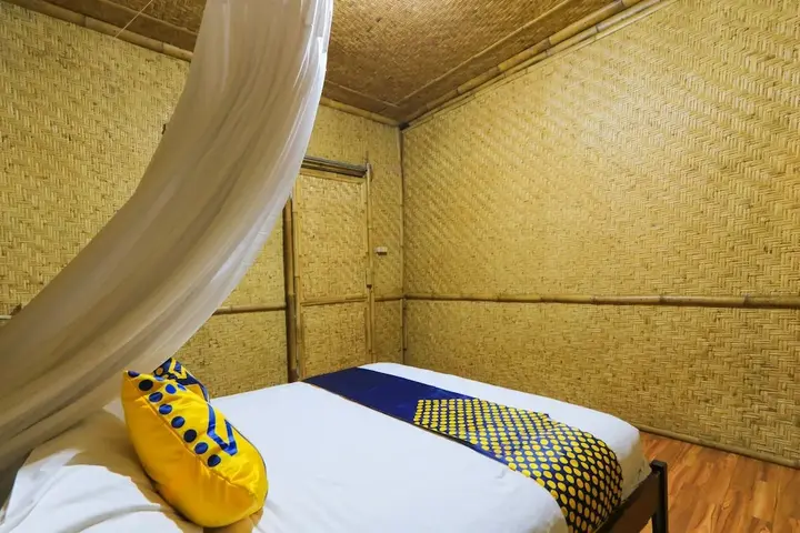 Баньюванги: SPOT ON 2431 Azizah Homestay