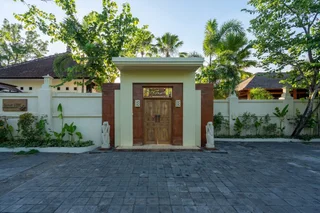 Беноа: Benian Villas