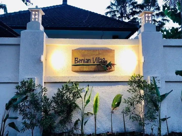 Беноа: Benian Villas