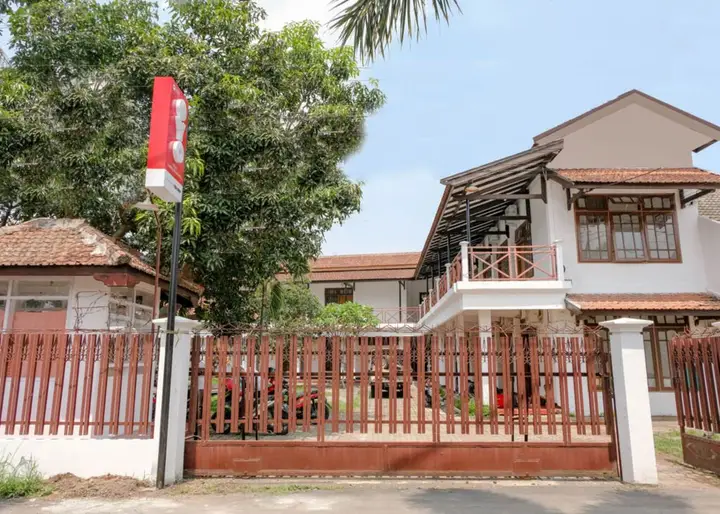 Super OYO 1376 Kina Family Residence Syariah — фото 1