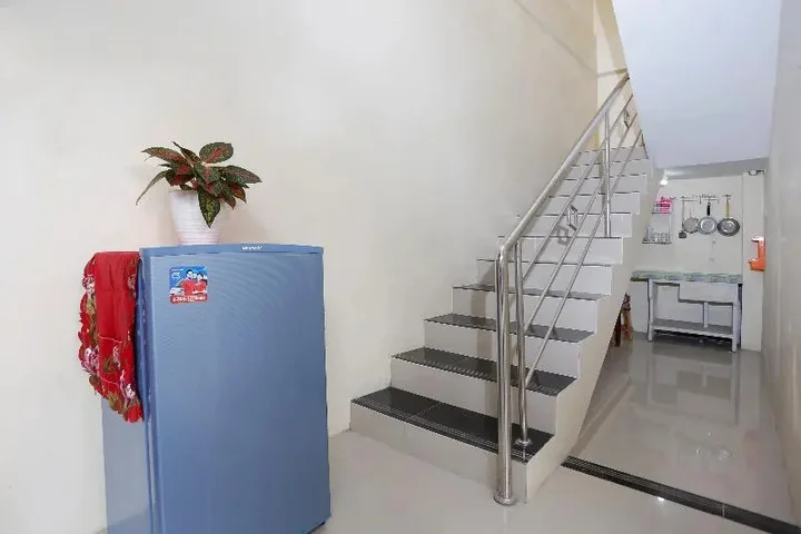 Батуретно: OYO Life 2090 Ethes Exclusive