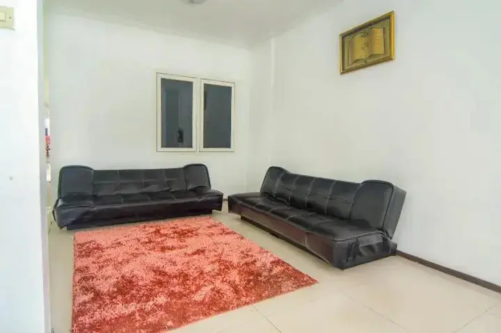 Батуретно: OYO 2339 Jennaira Kost