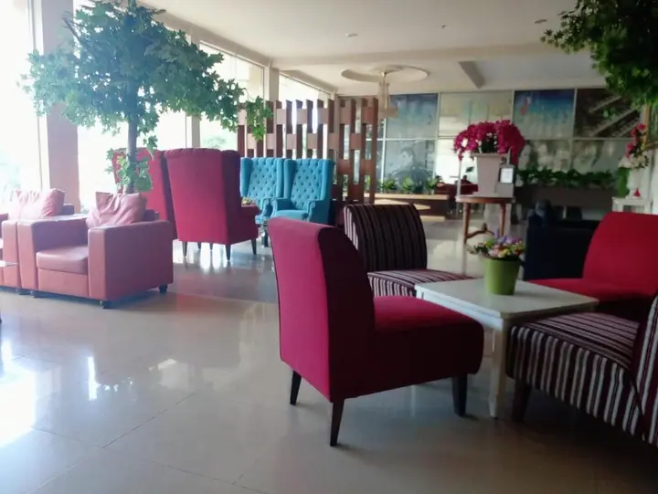 Соронг: Je Meridien Hotel
