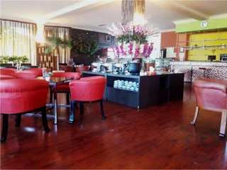 Соронг: Je Meridien Hotel