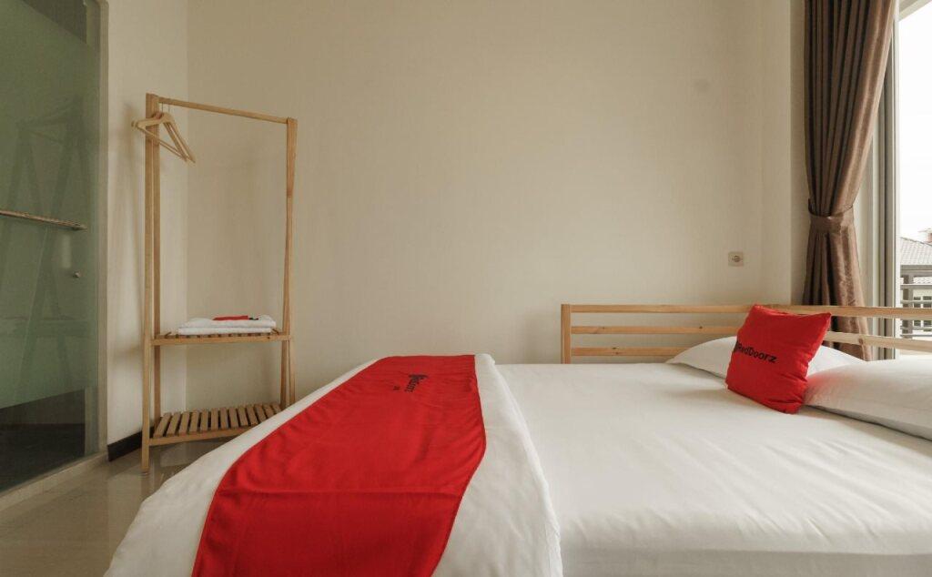Джакарта: Reddoorz Plus @ Daan Mogot Jakarta 2