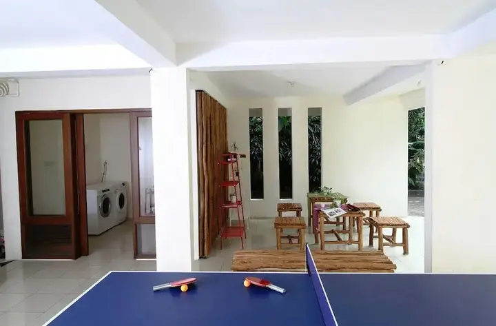 Джакарта: CoHaus 8 Studio & Kitchen