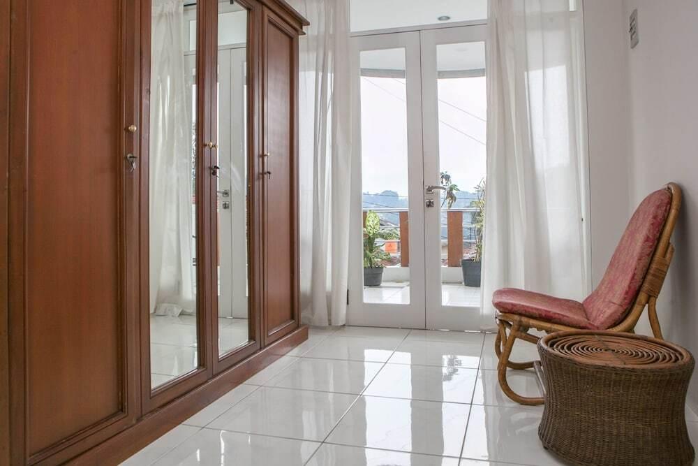Бандунг: OYO 177 Rumah Bukit Dago