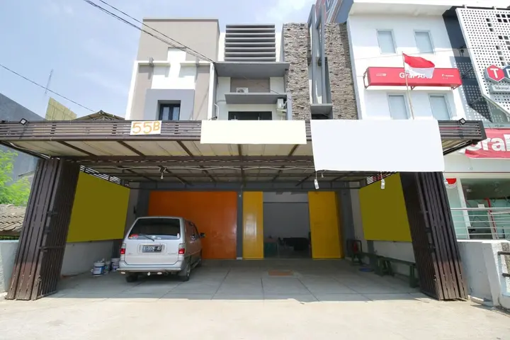 Чиребон: Airy Kedawung Tuparev 55B Cirebon
