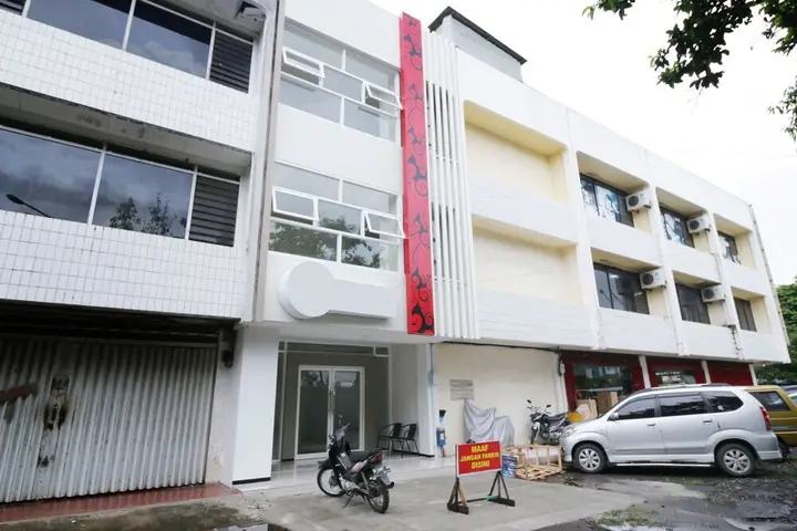 Airy Klojen Pertokoan Ade Irma Suryani Blok C5 Malang — фото 1