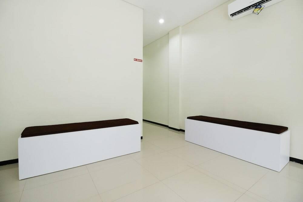 Маланг: Airy Klojen Pertokoan Ade Irma Suryani Blok C5 Malang