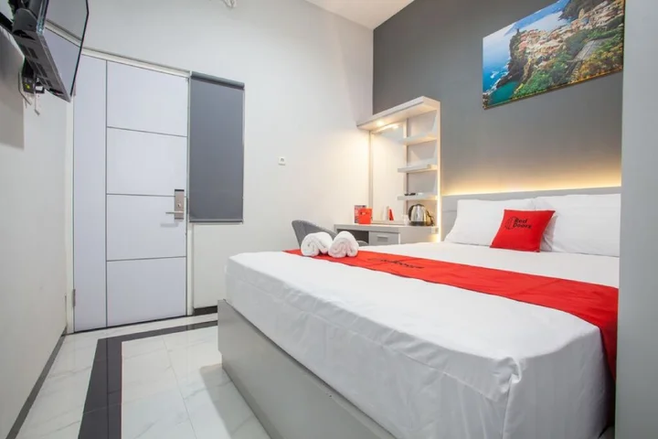 Маланг: RedDoorz Plus near Politeknik Negeri Malang