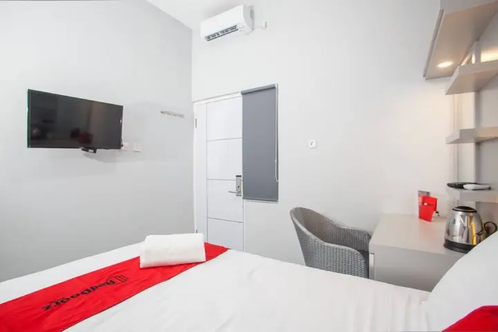Маланг: RedDoorz Plus near Politeknik Negeri Malang
