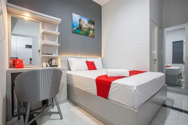 Маланг: RedDoorz Plus near Politeknik Negeri Malang