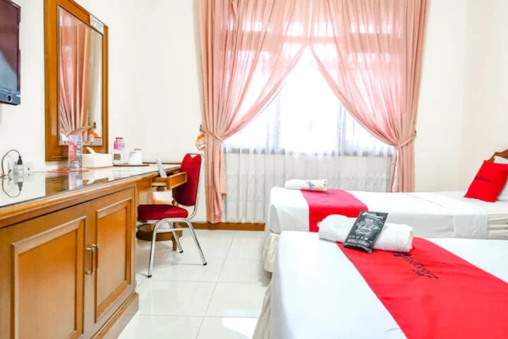 Маланг: RedDoorz Plus near Brawijaya Museum