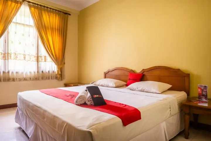 Маланг: RedDoorz Plus near Brawijaya Museum