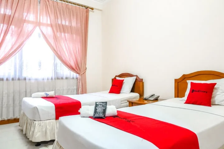 Маланг: RedDoorz Plus near Brawijaya Museum