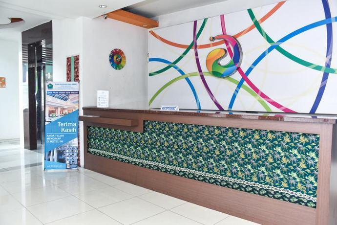 Маланг: Reddoorz Plus Near Alun Alun Malang