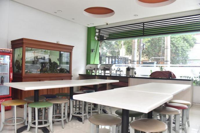 Маланг: Reddoorz Plus Near Alun Alun Malang