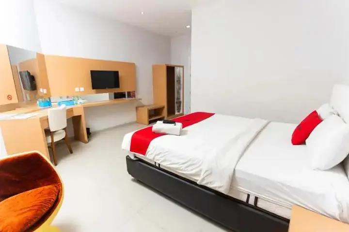 Маланг: RedDoorz Plus @ Idjen Boulevard Malang