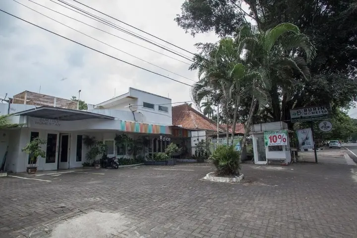 Маланг: RedDoorz Plus @ Idjen Boulevard Malang