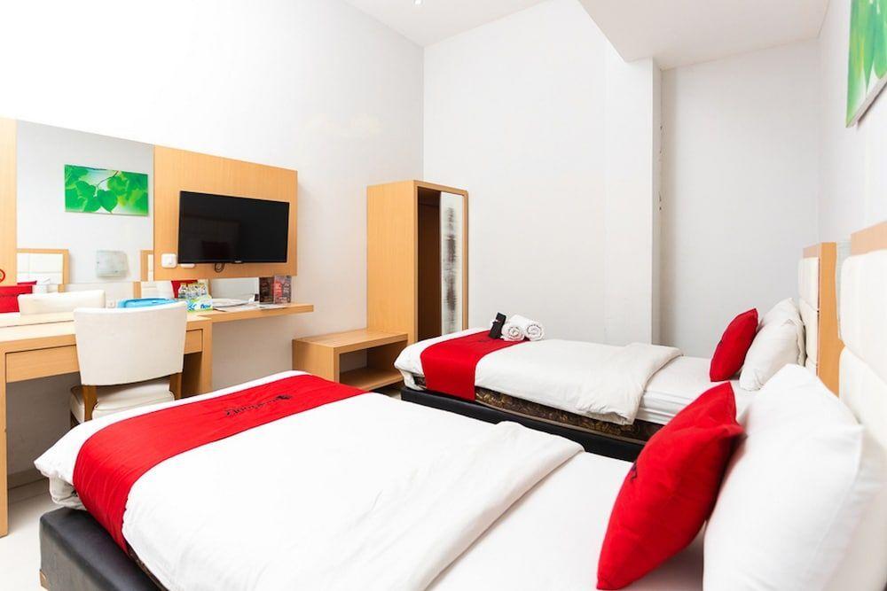 Маланг: RedDoorz Plus @ Idjen Boulevard Malang