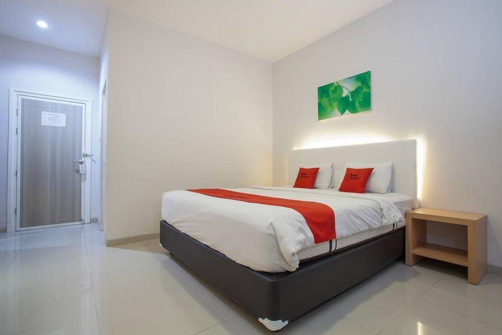 Маланг: RedDoorz Plus @ Idjen Boulevard Malang