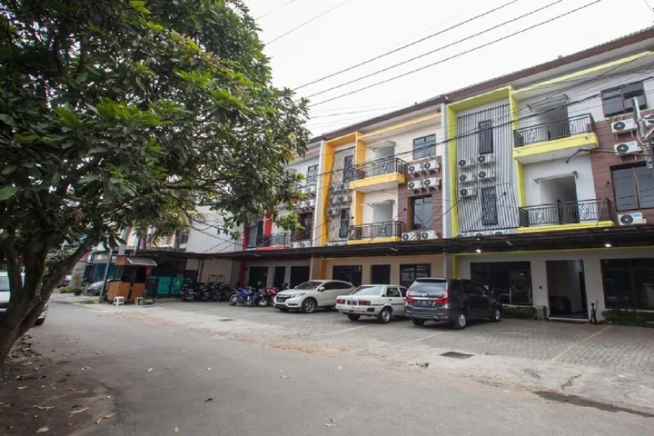Маланг: RedDoorz near Taman Krida Budaya Malang