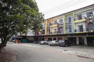 Маланг: RedDoorz near Taman Krida Budaya Malang