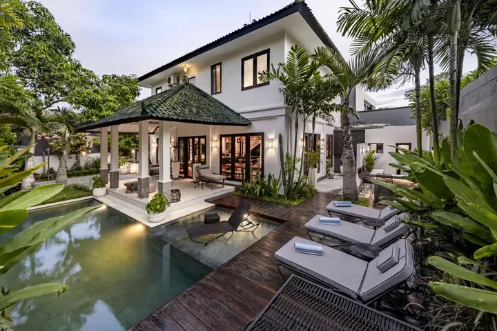 Вилла Gang Bima - Unique Retro Seminyak Private Mansion — фото 1