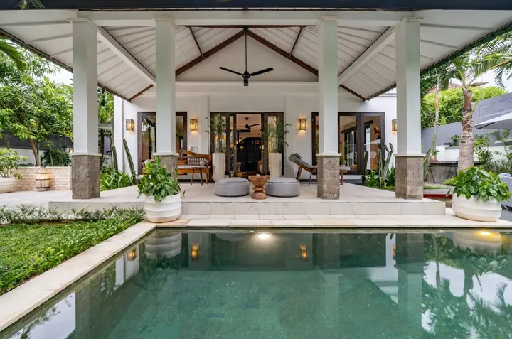 Кута: Вилла Gang Bima - Unique Retro Seminyak Private Mansion