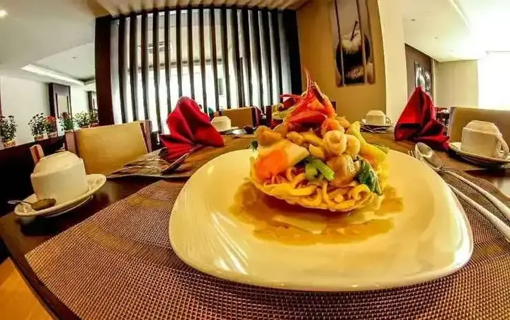 Маланг: Hotel Antariksa