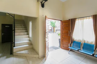 Суракарта: RedDoorz Syariah near Purwosari Train Station