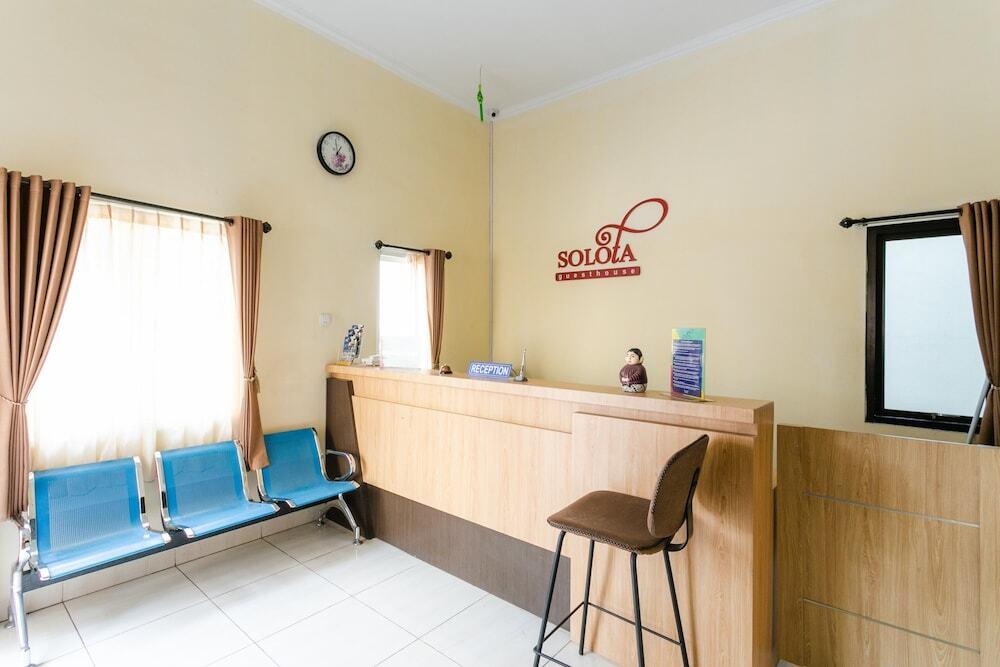 Суракарта: RedDoorz Syariah near Purwosari Train Station
