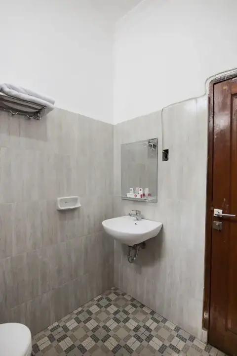 Пематангсиантар: OYO 796 Penginapan Fergael