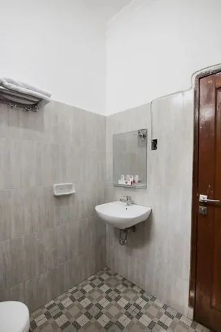 Пематангсиантар: OYO 796 Penginapan Fergael
