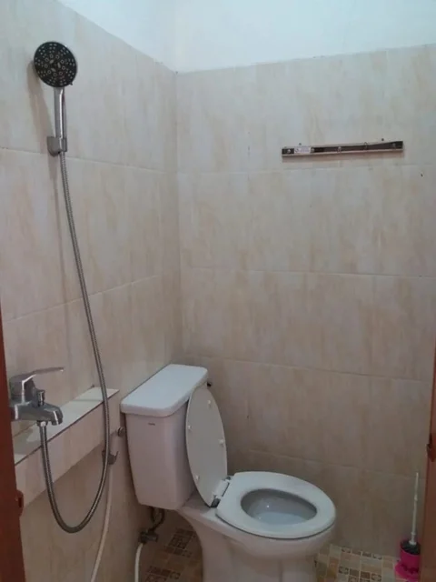 Депок: Oyo 2851 Anggrek House Syariah