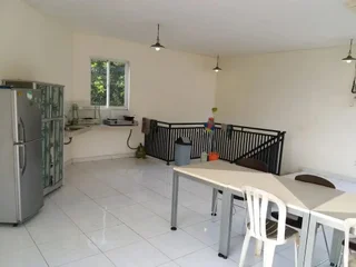 Депок: Oyo 2851 Anggrek House Syariah