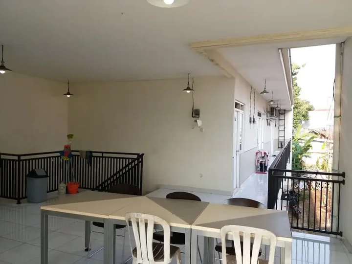 Депок: Oyo 2851 Anggrek House Syariah