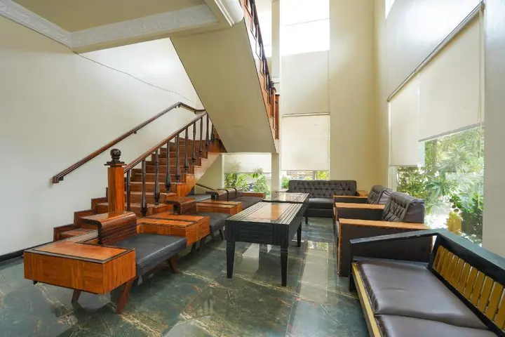 Сурабая: OYO 2680 Zeidan House Syariah