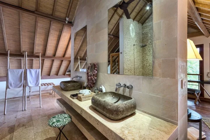 Керобокан: Bali Villa Near the Beach, 2056