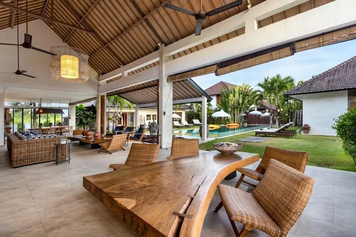 Керобокан: Bali Villa Near the Beach, 2056