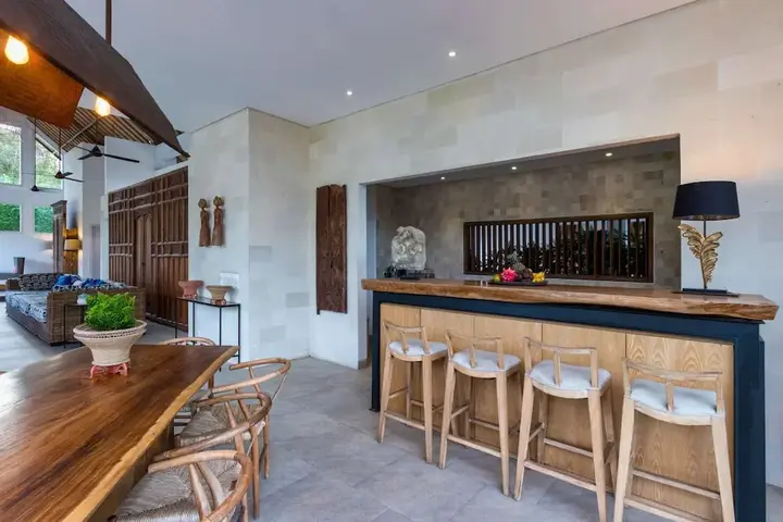 Керобокан: Bali Villa Near the Beach, 2056
