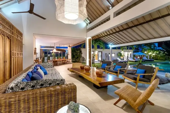 Керобокан: Bali Villa Near the Beach, 2056
