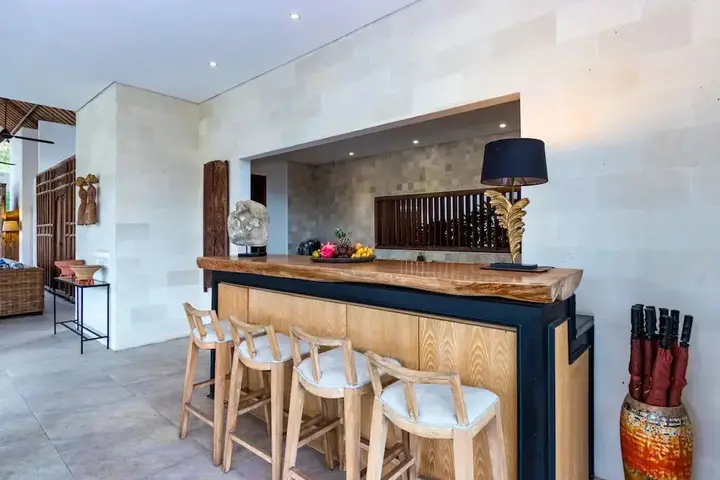 Керобокан: Bali Villa Near the Beach, 2056